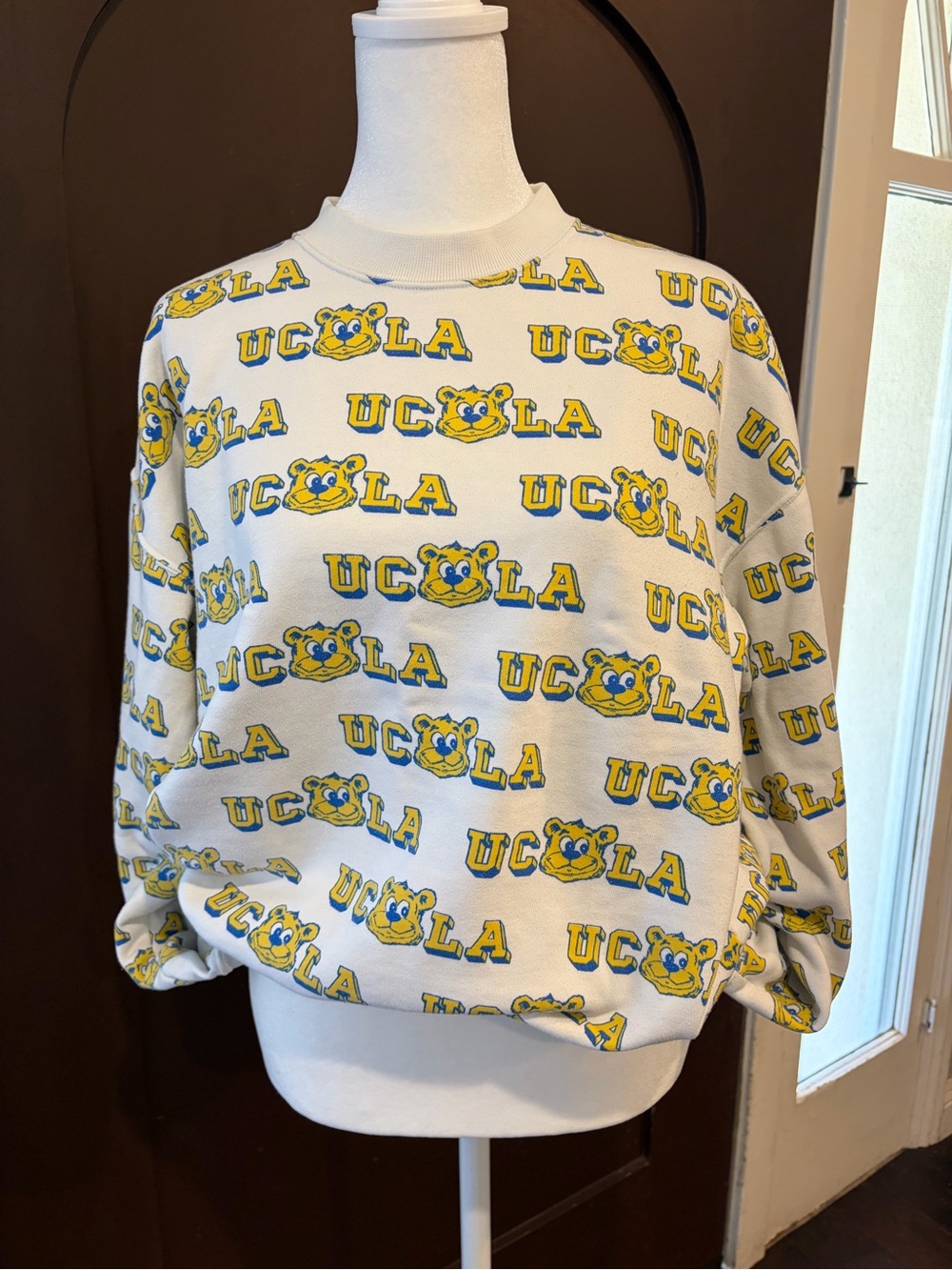 UCLA Bruins Women's Retro Joe Bruin White Sweatshirt | Medium